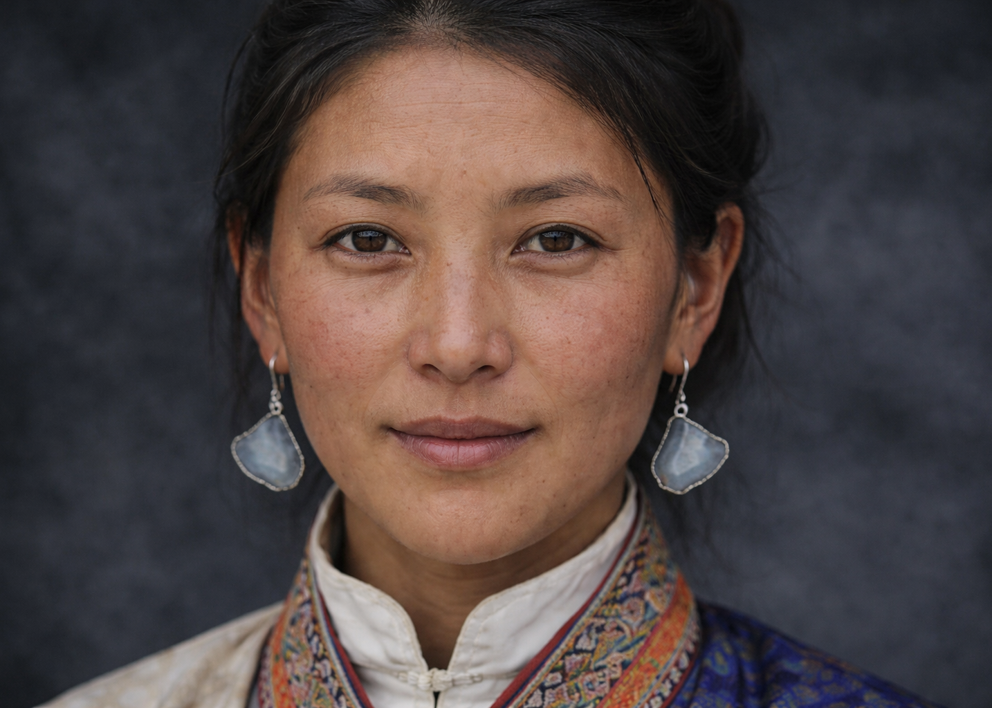 Soft Stillness · Tibetan Grey Agate Earrings