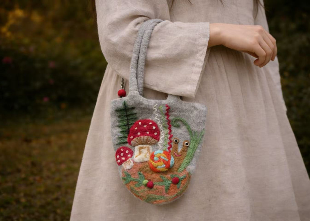 Meadow Snail Wool Felt Bag